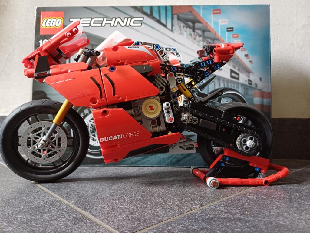 LEGO Technic Ducati Panigale V4 R, Compleet, Lego, Ophalen of Verzenden, Zo goed als nieuw