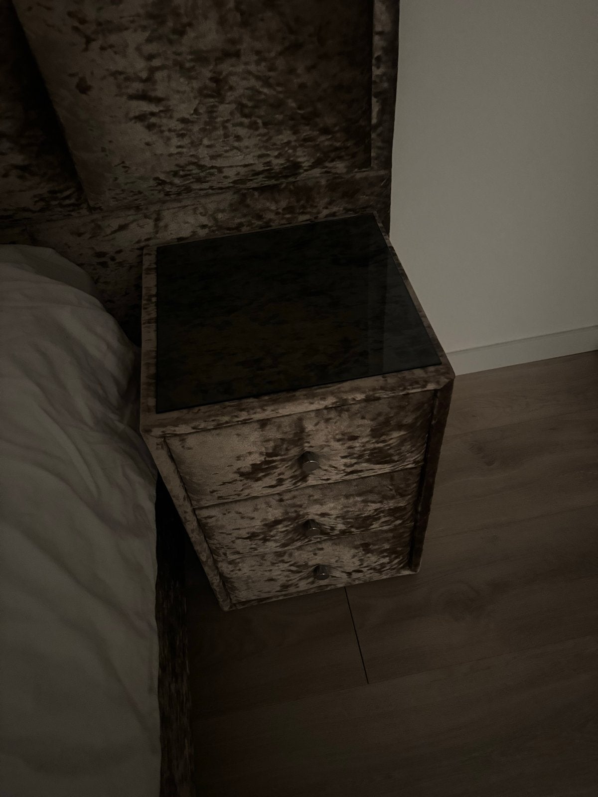 Foto 6 van Luxe tweepersoonsbed 180x200 met gestoffeerd hoofdbord