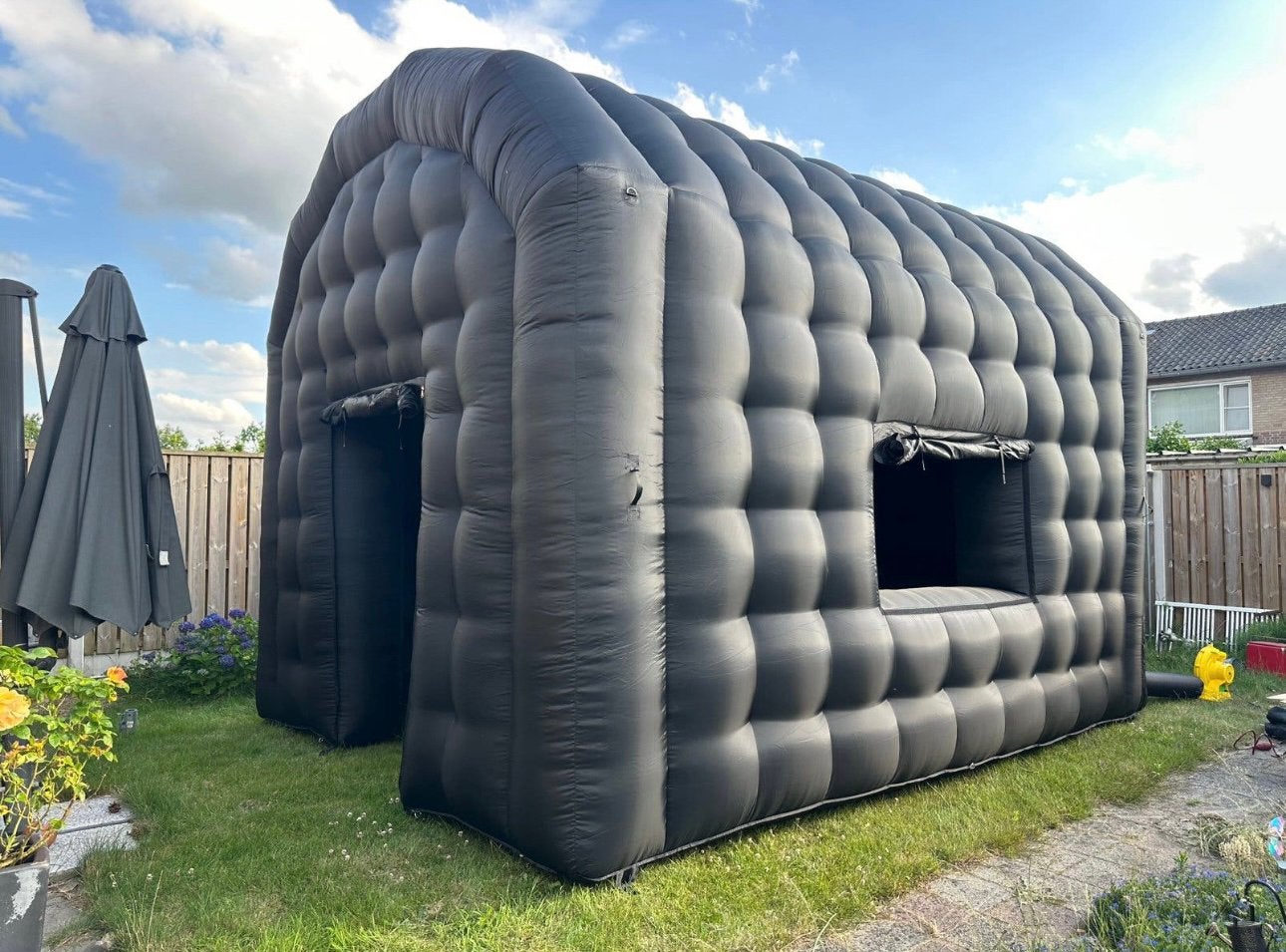Luxe Zwarte Opblaasbare Partytent Te Huur