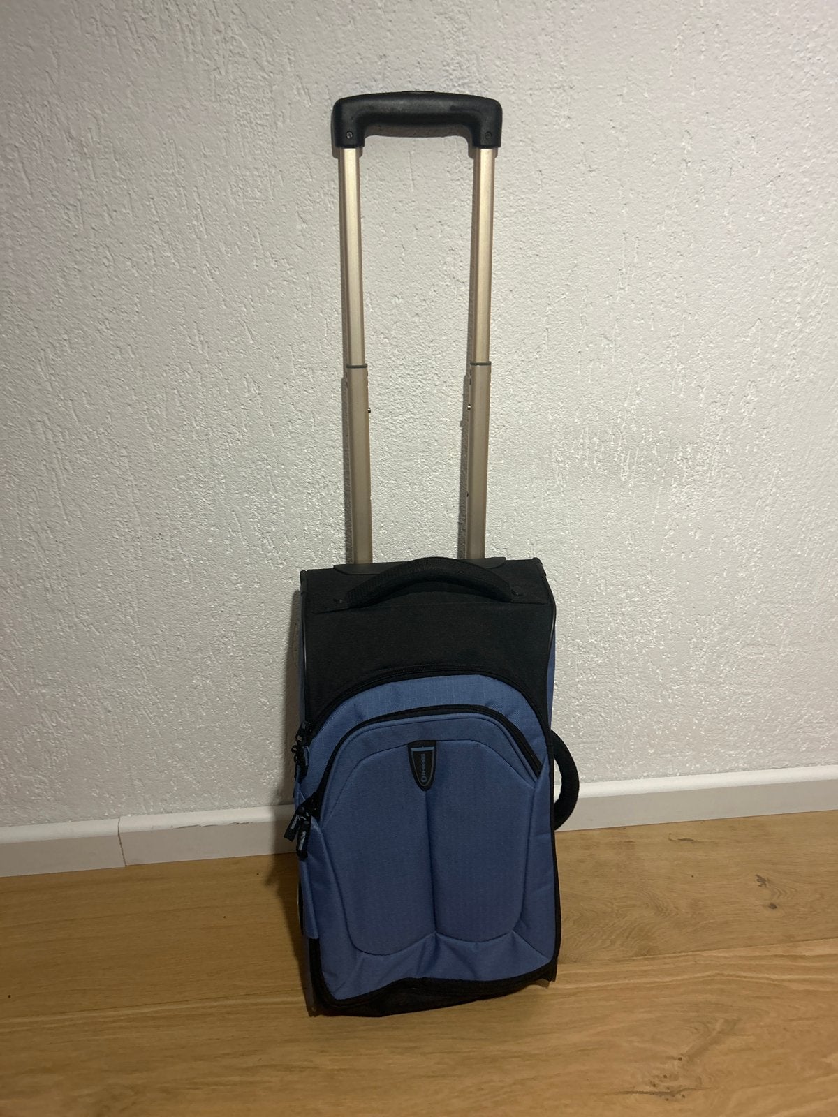 Handige blauwe reistas met wieltjes en uitschuifbare handgre, Ophalen, 40 tot 60 cm, Gebruikt, 20 tot 30 cm