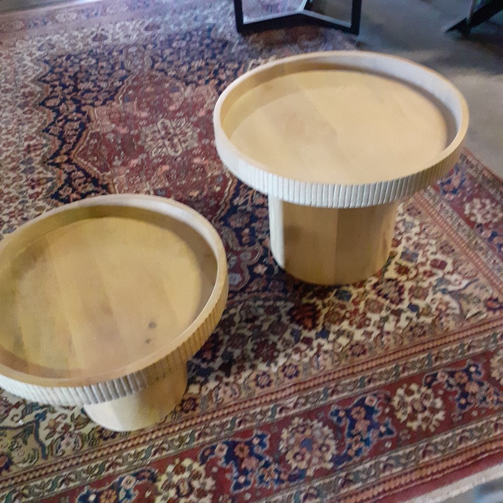 2 Bijzettafels mango, met gekartelde rand.NIEUW., Rond, Nieuw, Ophalen of Verzenden, 75 cm of meer