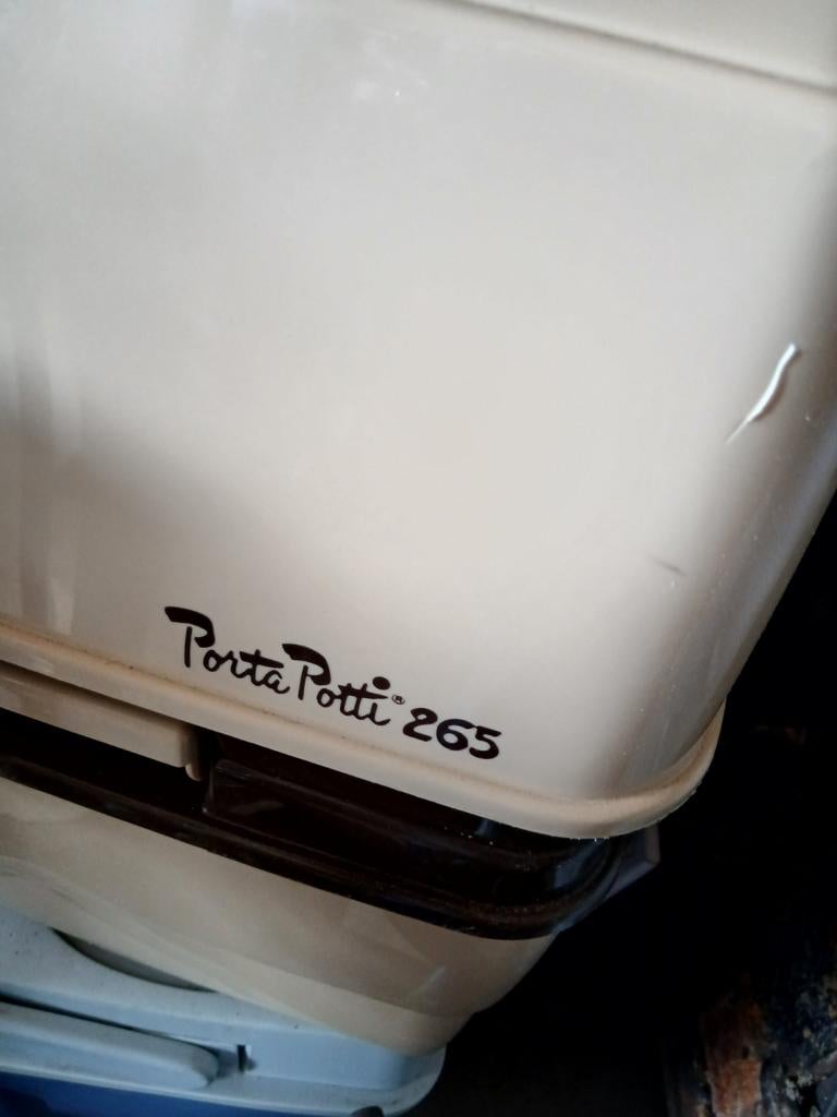 Porta potti 265 (draagbaar toilet), Caravans en Kamperen, Ophalen, Zo goed als nieuw