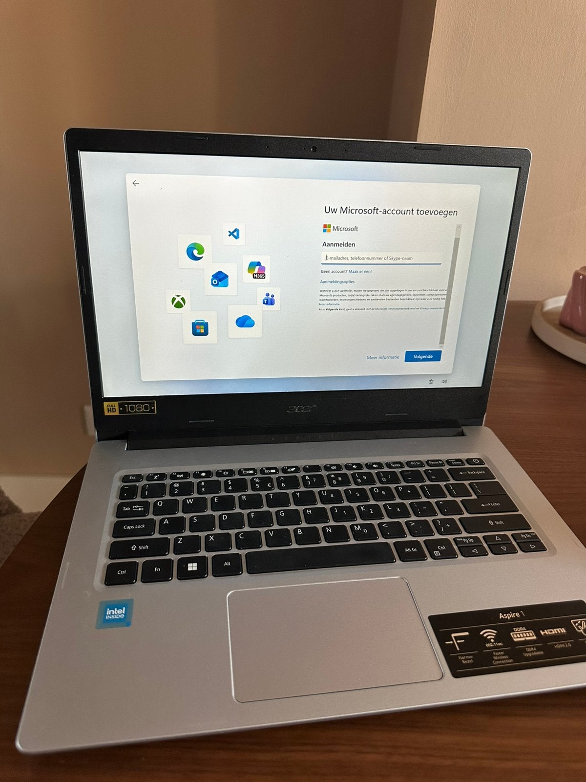 Acer aspire 1 laptop inclusief oplader, Computers en Software, Windows Laptops, Ophalen, Gebruikt, 14 inch, 2 tot 3 Ghz