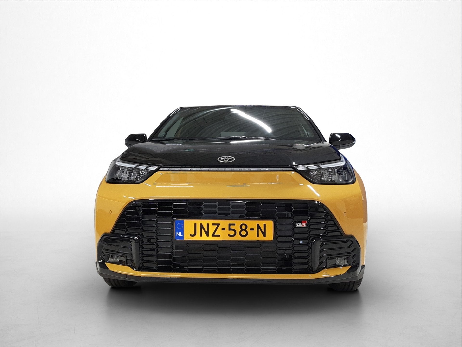 Toyota Aygo X Hybrid 115 GR Sport | JBL | Stoelverwarming |, Auto's, 4 stoelen, 116 pk, Hybride Elektrisch/Benzine, 3 cilinders