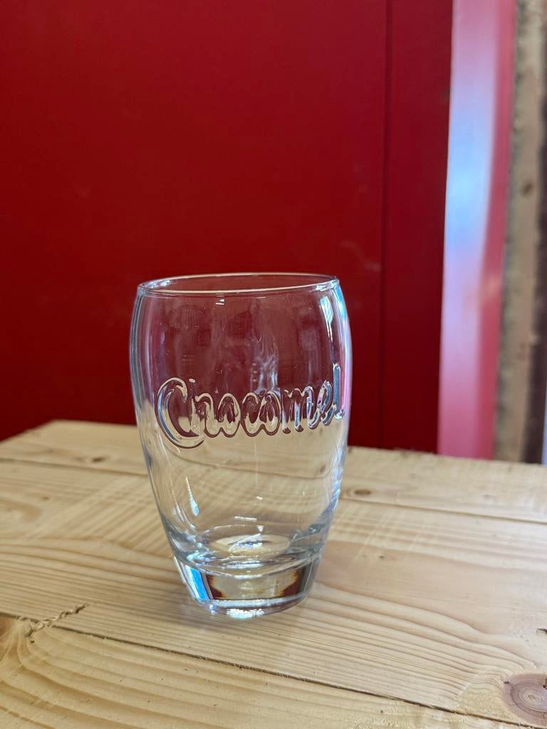Origineel Chocomel glas met reliëflogo, Verzamelen, Glas en Borrelglaasjes, Ophalen, Gebruikt