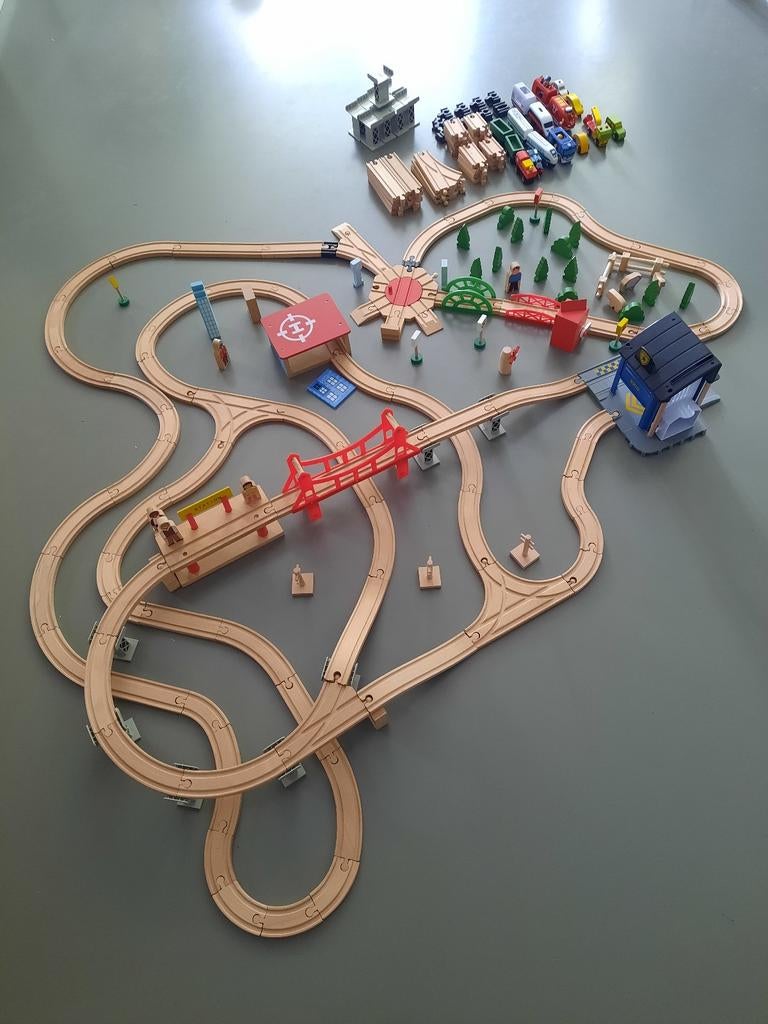 Houten treinbaan - heel groot, veel extra's, Kinderen en Baby's, Speelgoed | Houten speelgoed, Ophalen