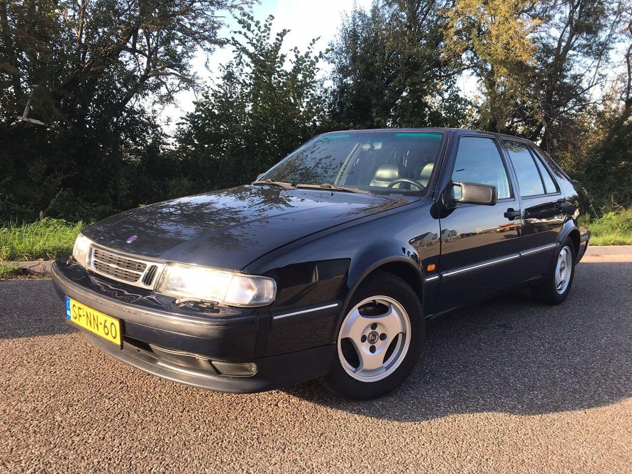 Saab 9000 2.3 turbo CSE 1997 donkerblauw, Auto's, Voorwielaandrijving, 1380 kg, 1800 kg, Zwart