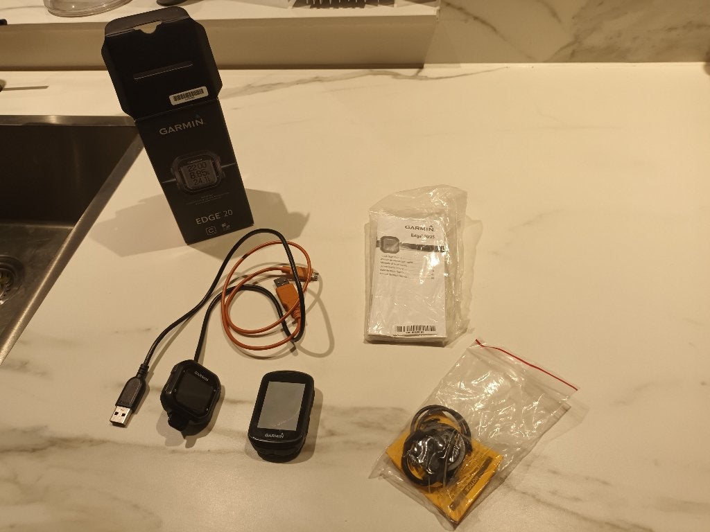 Garmin Edge 20 en 100 fietsnavigatie, Ophalen of Verzenden, Draadloos, Zo goed als nieuw