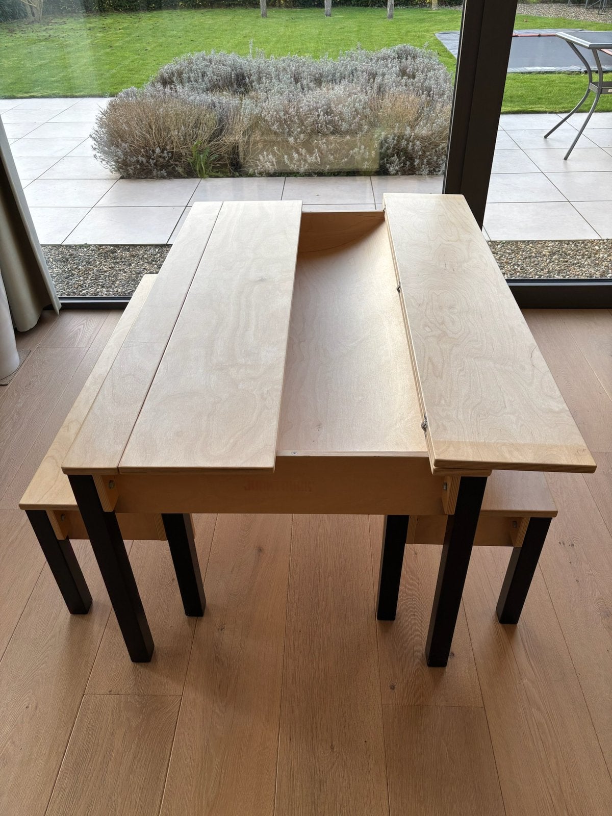 JUNK TRUNK Kinderspeeltafel met 2 bankjes | Goede staat, Ophalen, Gebruikt