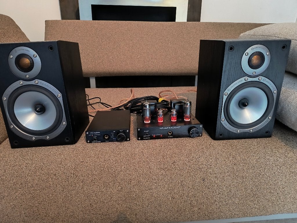 Buizen versterker + voorversterker + Monitor Audio speakers, Ophalen of Verzenden, Versterker