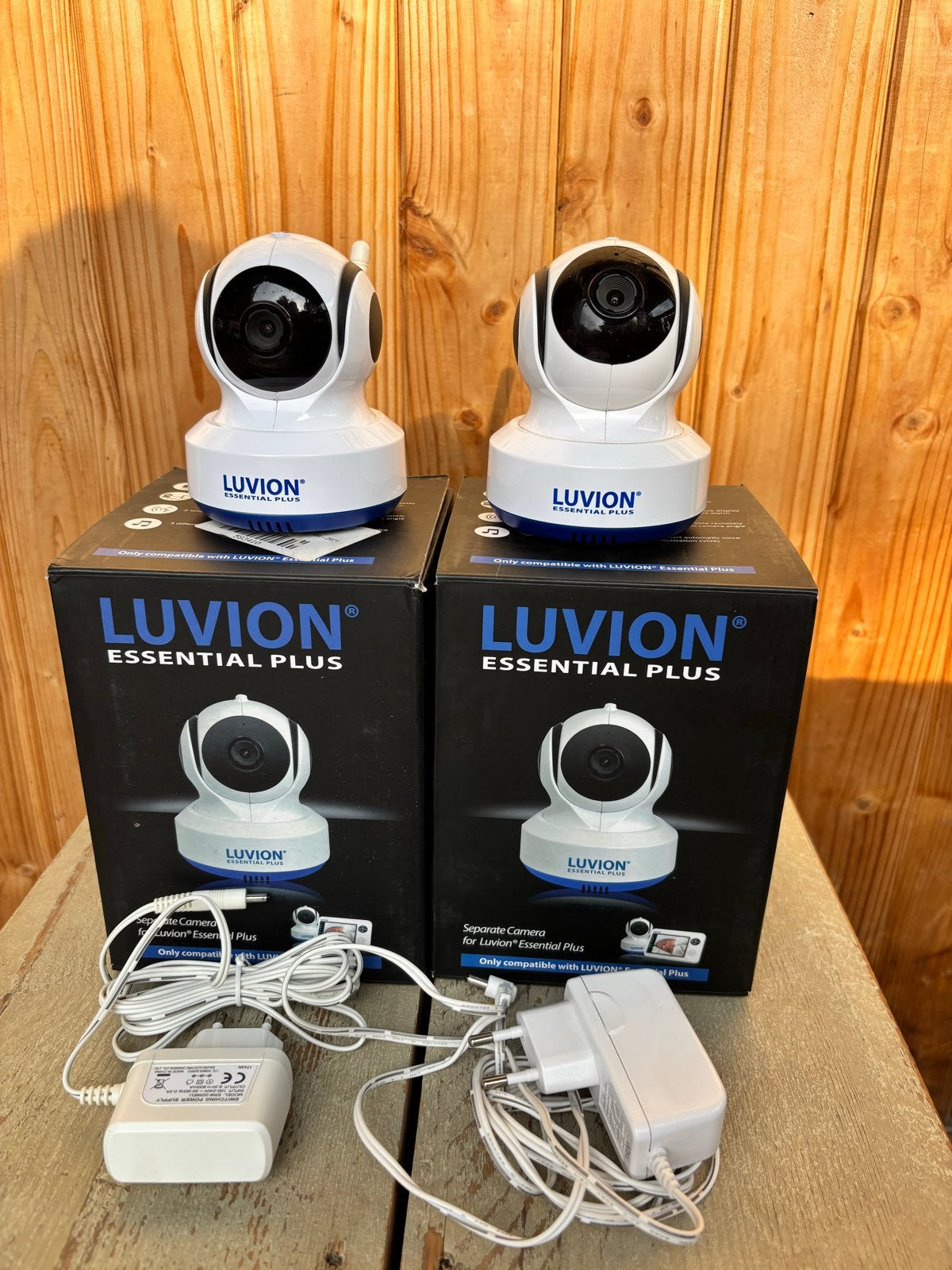 Luvion Essential Plus Babyfoon Camera (2 stuk), Ophalen of Verzenden, Zo goed als nieuw, 250 meter of meer, Camera