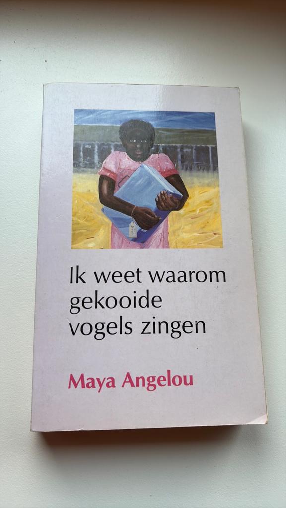 Ik weet waarom gekooide vogels zingen - Maya Angelou, Ophalen of Verzenden, Zo goed als nieuw