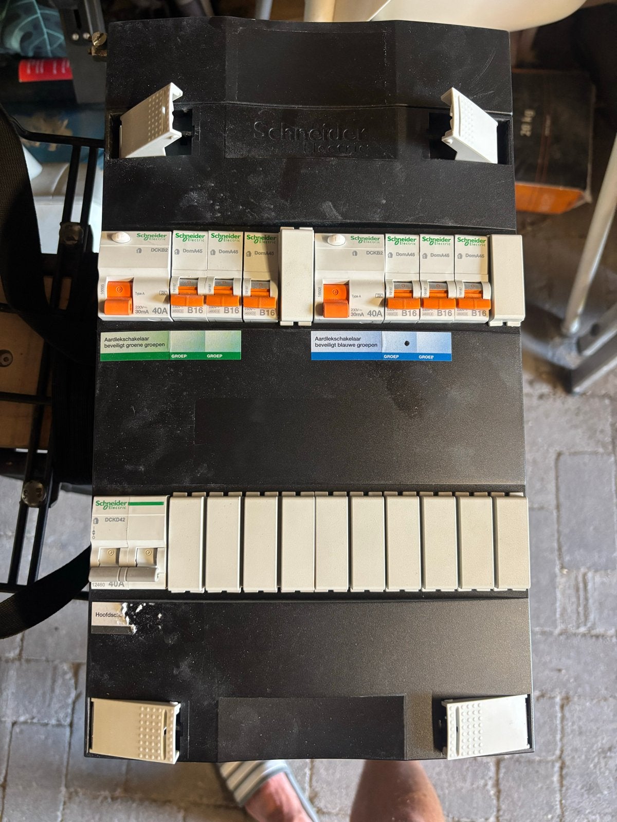 Schneider 1 fase meterkast met 6 lichtautomaten, Doe-het-zelf en Verbouw, Elektra en Kabels, Ophalen of Verzenden, Gebruikt, Schneider Electric