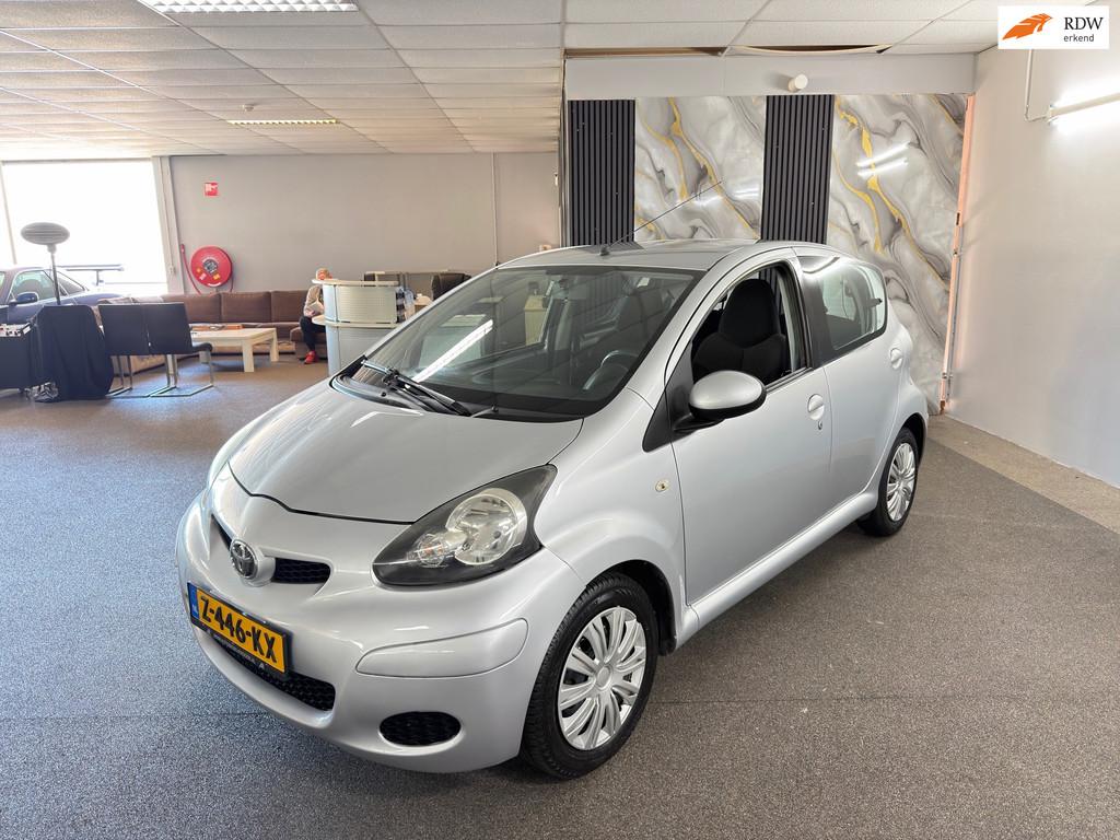 Toyota Aygo 1.0-12V Access Apk Nieuw,Airco,Carplay,Bluetooth, Voorwielaandrijving, Stof, Gebruikt, Zwart