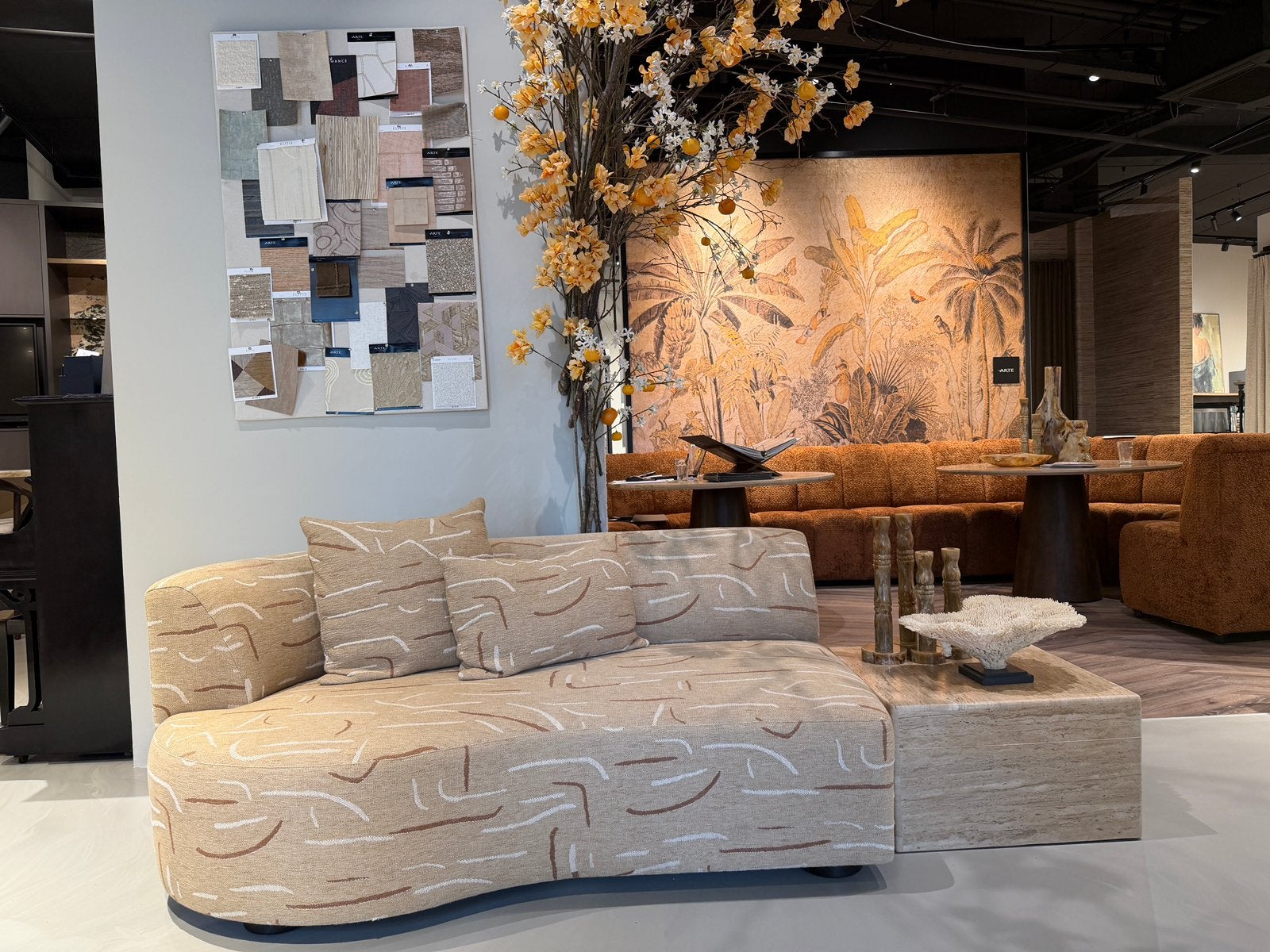Luxe sofa Marie’s corner met organische vorm, Ophalen, Zo goed als nieuw, Stof