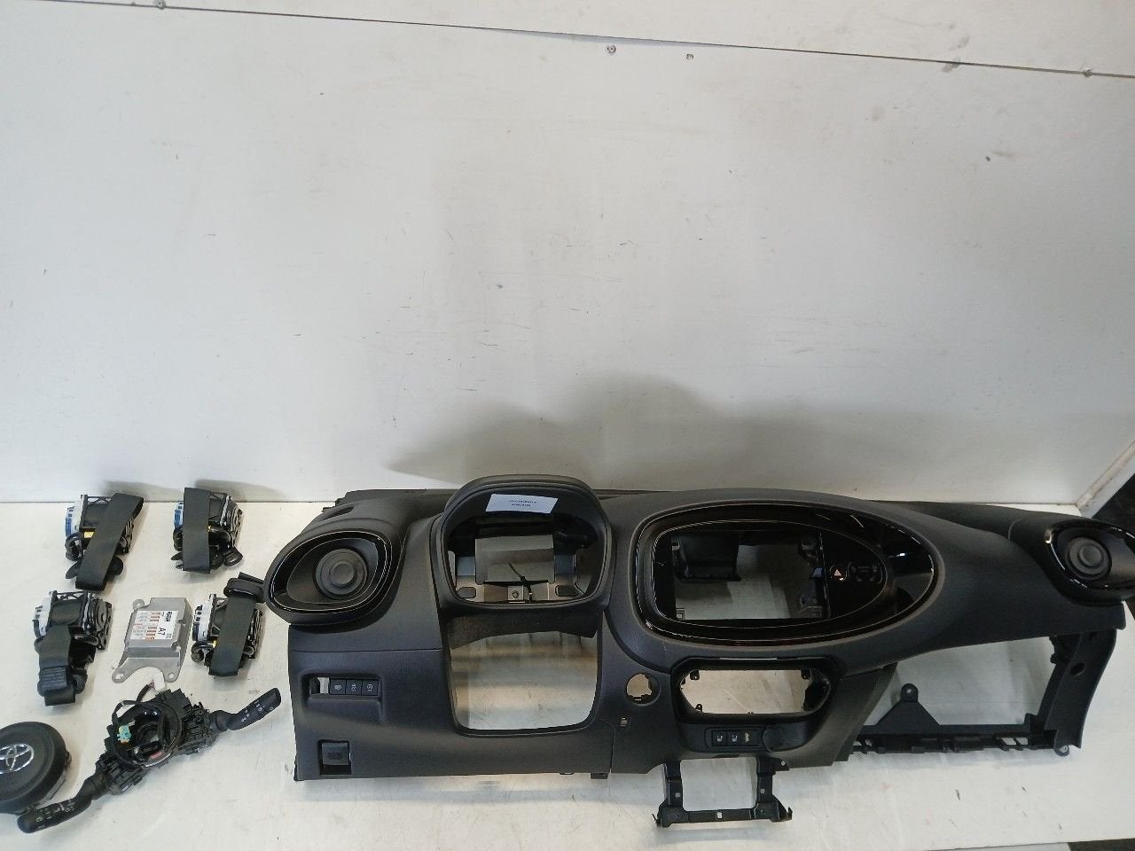 Airbag set Toyota Aygo, Auto-onderdelen, Onderdelen@venauto.nl, Van der Ven Autorecycling B.V., Gebruikt, Ettenseweg 76, 4706 PB Roosendaal, The Netherlands