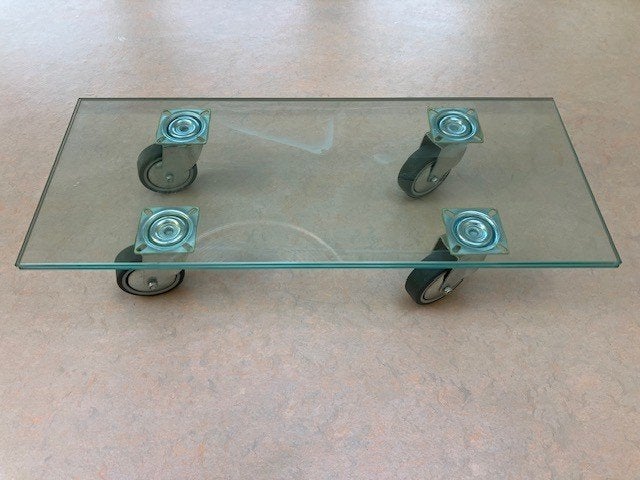 glazen plateau op wielen, Ophalen of Verzenden, Zo goed als nieuw, Glas, Modern