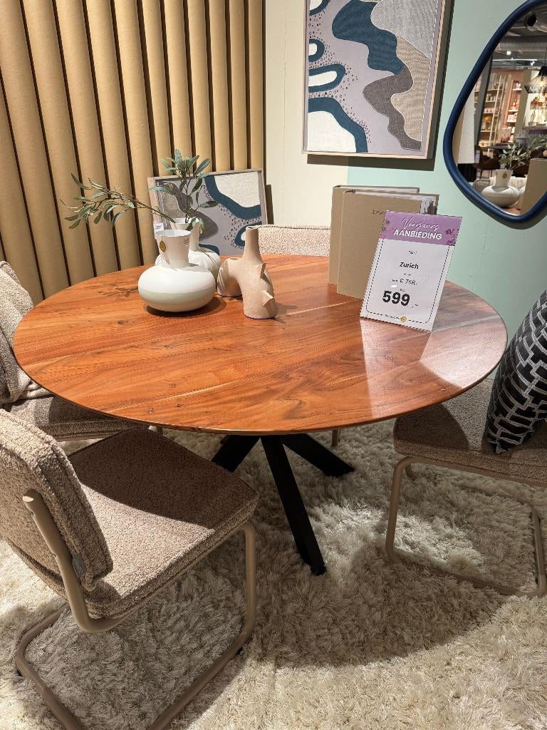 Te koop: Trendhopper eetkamertafel rond, Ophalen of Verzenden, Zo goed als nieuw, Hout, Vier