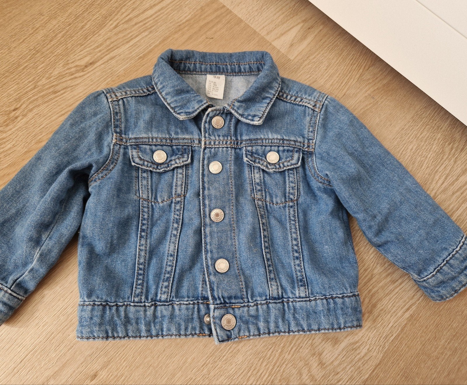 Spijkerjas maat 80, Kinderen en Baby's, Babykleding | Maat 80, Ophalen, Meisje, Jasje