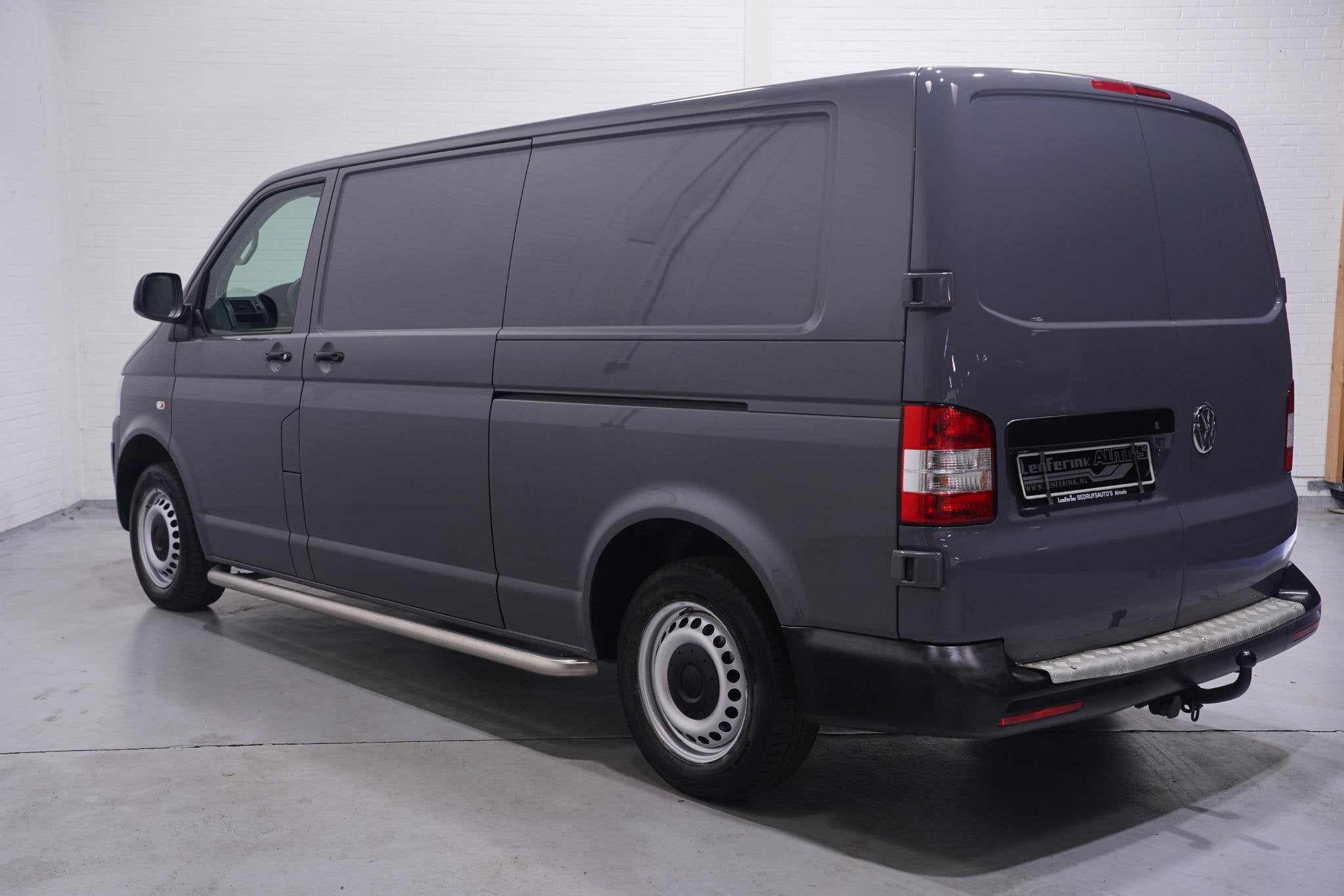 Volkswagen Transporter 2.0 TDI 102 pk L2H1 Navi, 2x Schuifde, Voorwielaandrijving, Euro 5, Stof, Gebruikt
