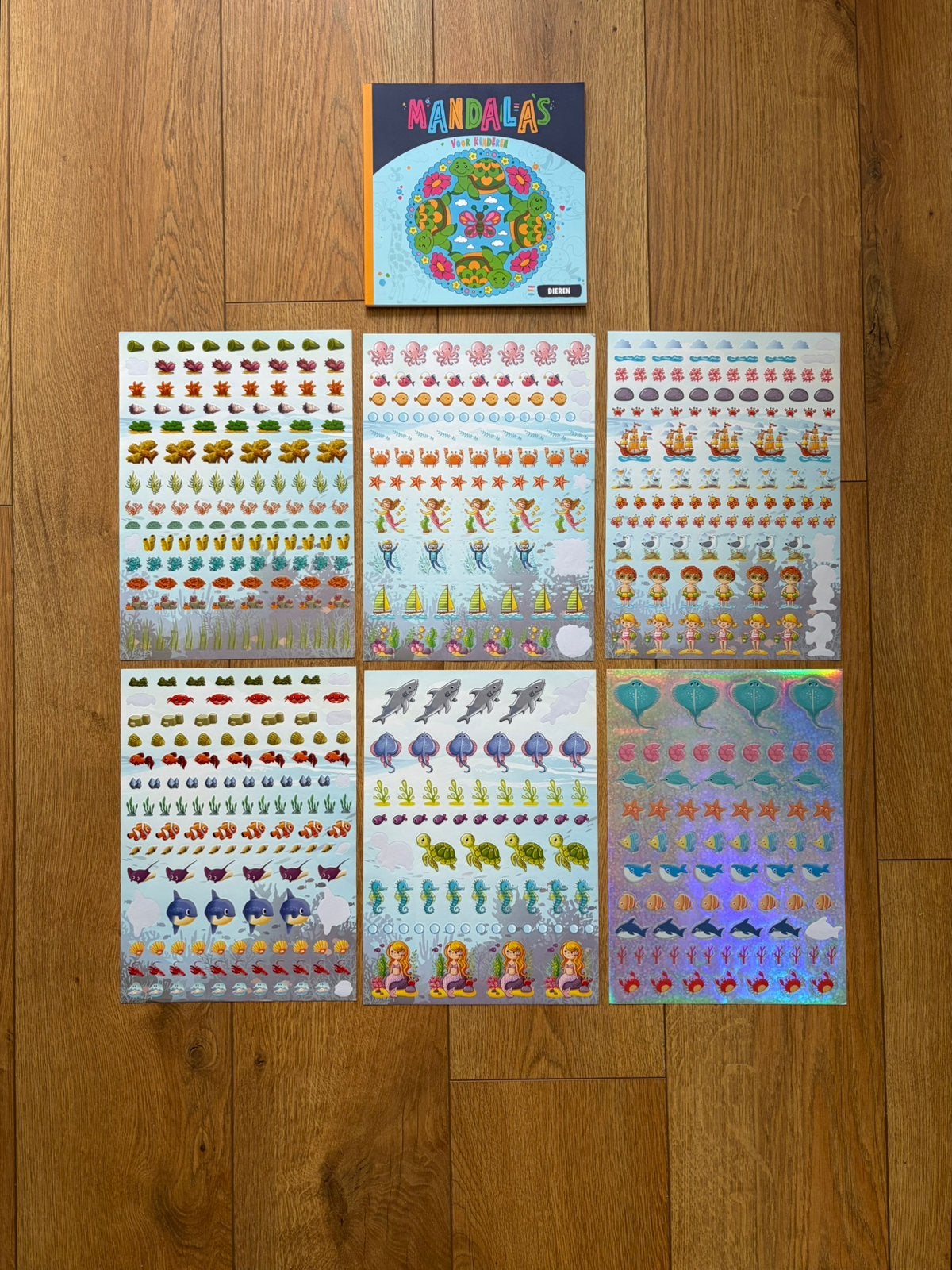 Leuke set met heel veel stickers en een mandala kleurboek, Ophalen, Gebruikt, Dier en Natuur