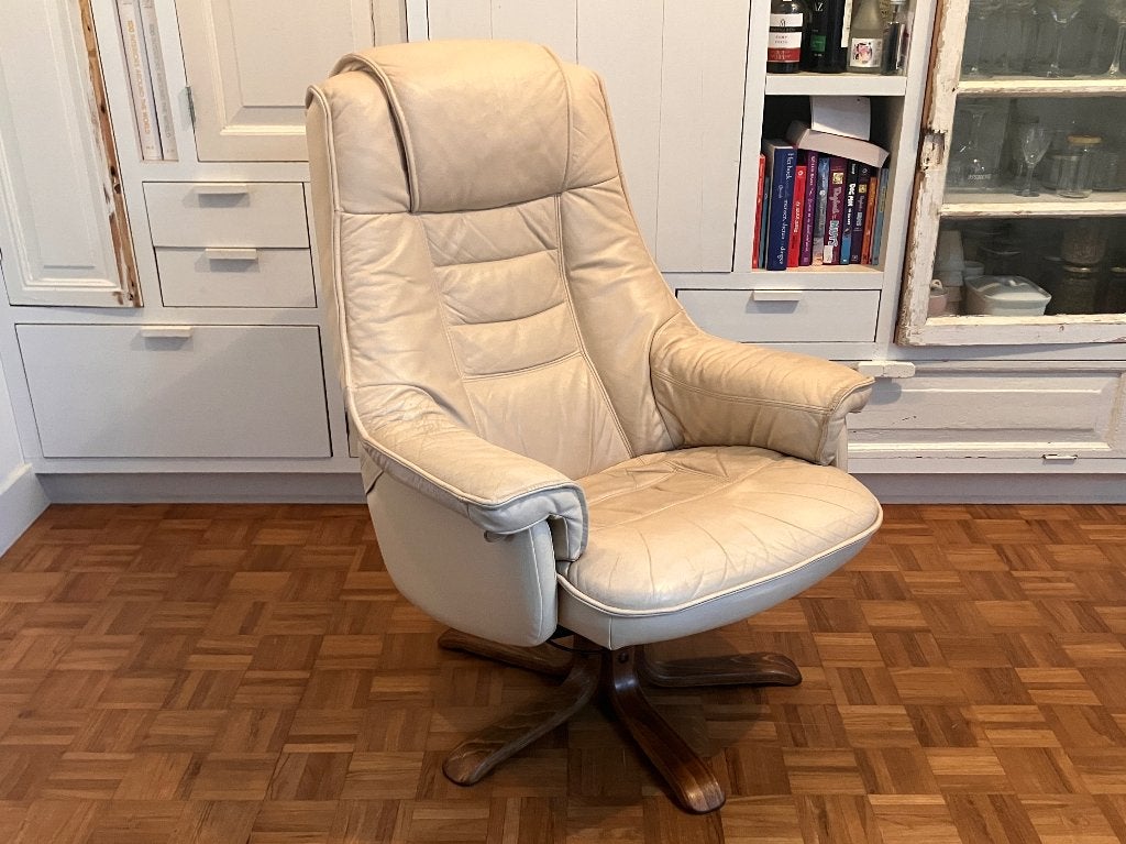 Vintage draaifauteuil crème leder relax seventies, Ophalen, Gebruikt, 75 tot 100 cm, Vintage seventies Scandinavisch recliner Deens