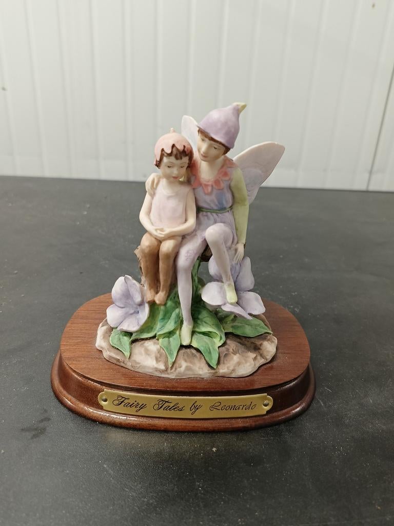 Fairy Tales by Leonardo beeldje - The Leonardo Collection, Verzamelen, Ophalen of Verzenden, Zo goed als nieuw, Fantasy