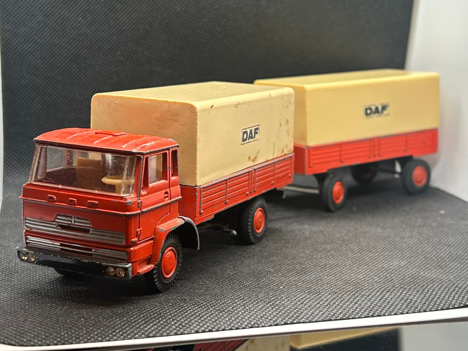 Lion Car DAF Bakwagen met Aanhanger 1:50, Verzenden, Zo goed als nieuw, Bus of Vrachtwagen, Lion Toys