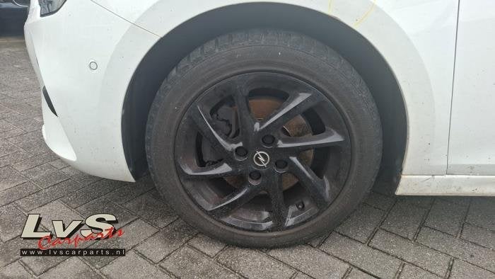 Velg + Band van een Opel Corsa, Gebruikt, -, -, Ophalen of Verzenden