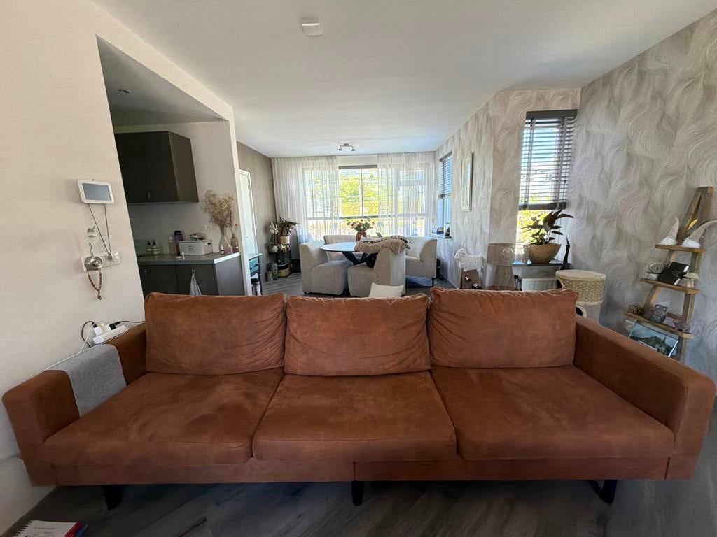 Comfortabele bank met zwarte ijzeren pootjes, Huis en Inrichting, Banken | Bankstellen, Ophalen, 250 tot 300 cm, Gebruikt, Minder dan 75 cm