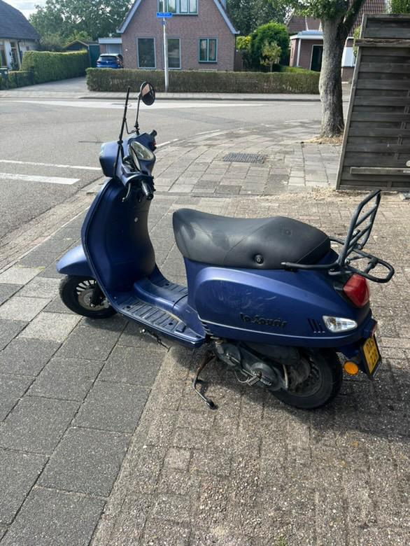 La sourini scooter 2019, Fietsen en Brommers, Snorfietsen en Snorscooters, Gebruikt, Benzine, Ophalen, Overige merken