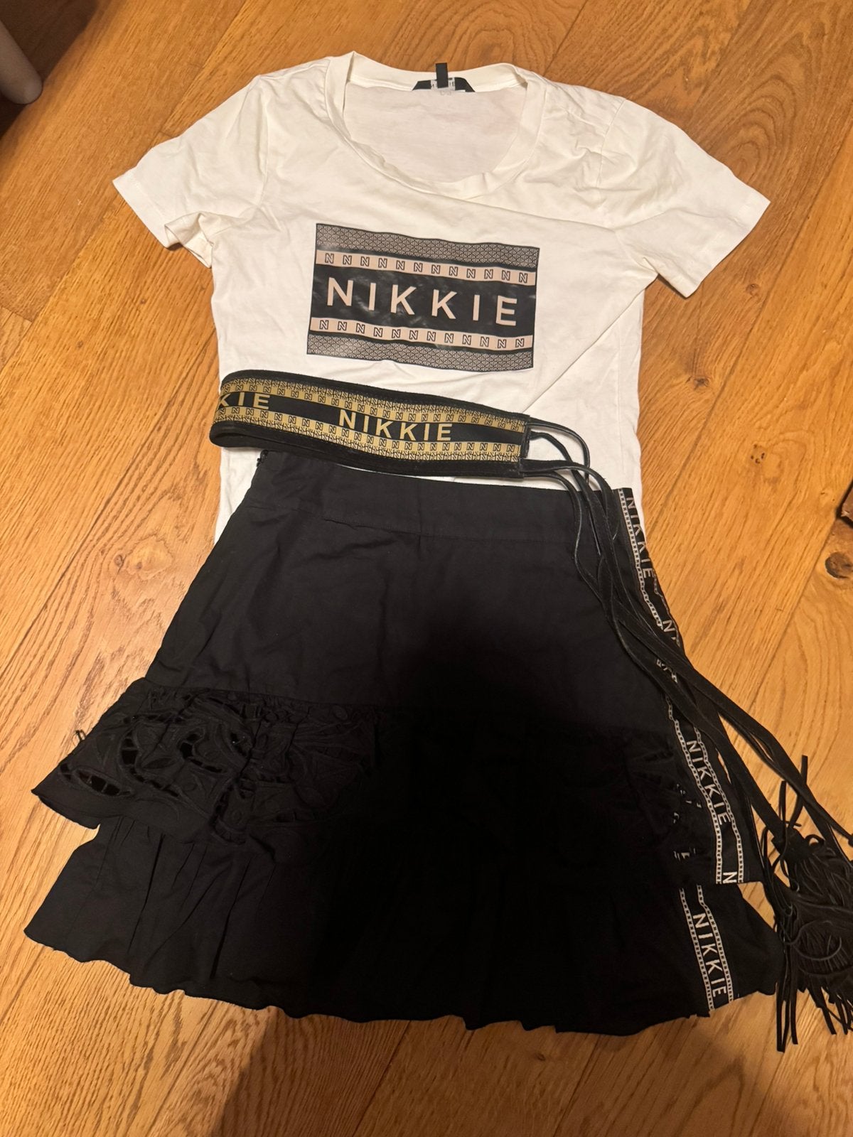 Nikkie Plessen 3 delige set maat 36, Kostuum of Pak, Verzenden, Zwart, Zo goed als nieuw