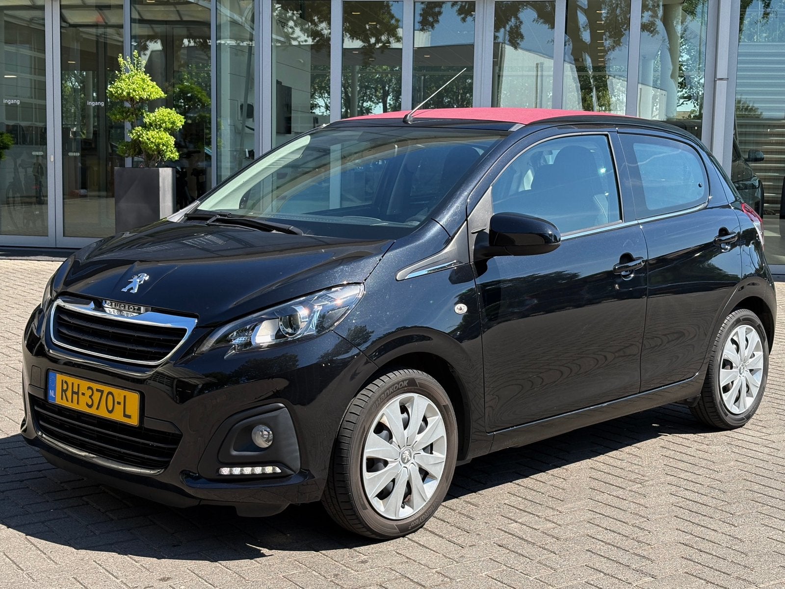 Peugeot 108 1.0 5DR 2018 Active TOP! | dealer ond. | nwe apk, Auto's, Voorwielaandrijving, Stof, Zwart, Origineel Nederlands