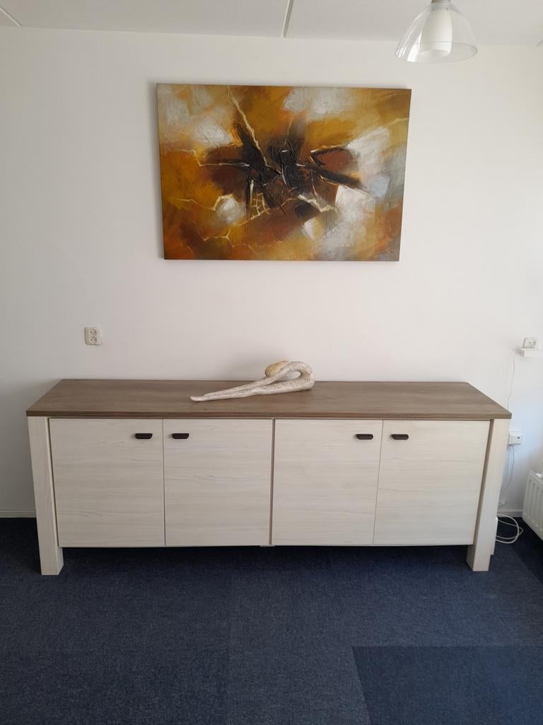 Dressoir Swiss, Ophalen, 25 tot 50 cm, 200 cm of meer