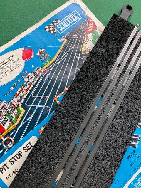 Deel PITSTRAAT Scalextric IN- of UIT rijstrook PT / 95 / S, Kinderen en Baby's, Speelgoed | Racebanen, Overige merken, Ophalen of Verzenden