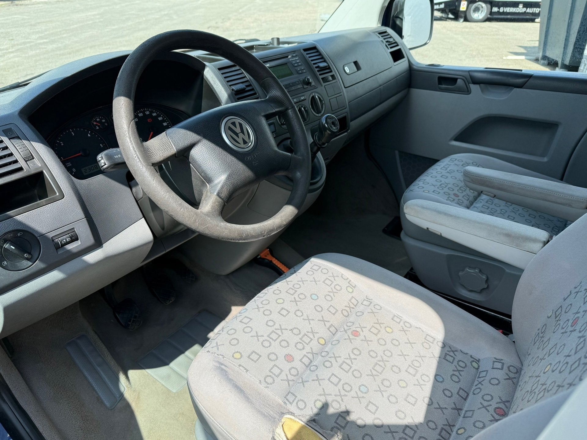 Volkswagen Transporter 2.5 TDI 340 Budgetline DC Dubbel Cabi, Auto's, Bestelauto's, Voorwielaandrijving, Stof, Gebruikt, Origineel Nederlands
