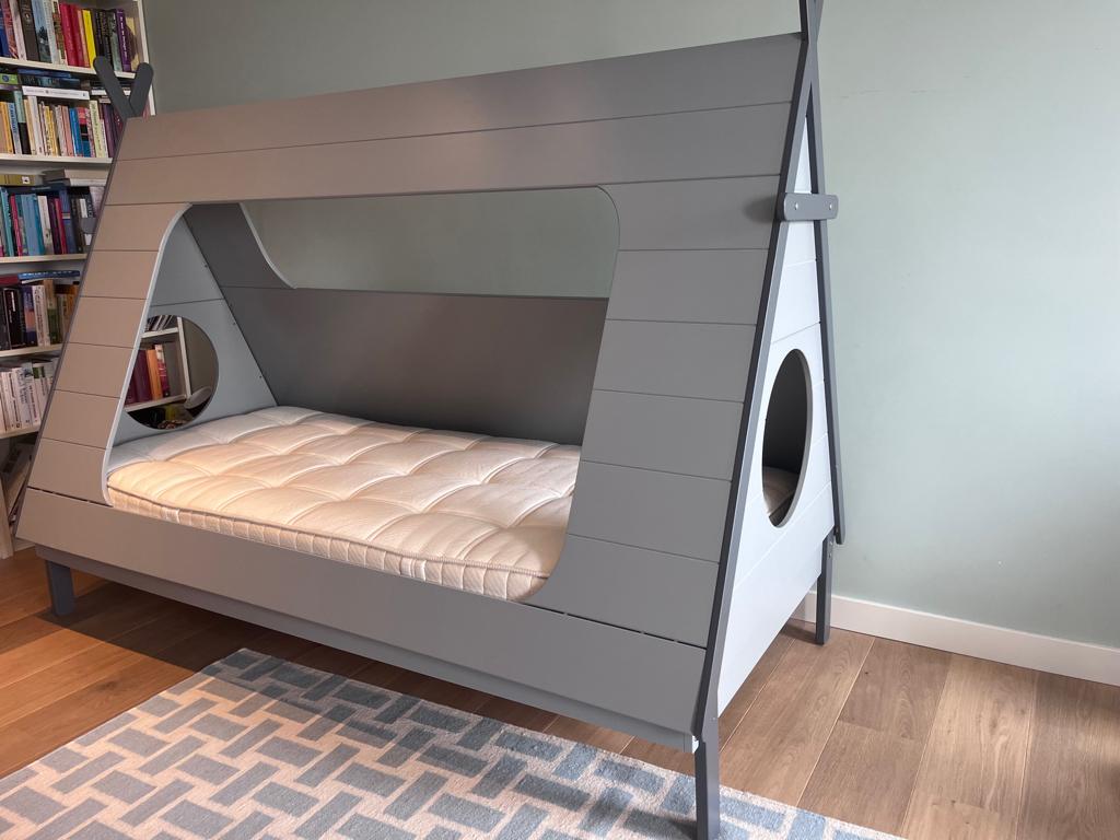Junior bed TIPI, Kinderen en Baby's, Kinderkamer | Bedden, Gebruikt, 100 cm of meer, 180 cm of meer, Ophalen