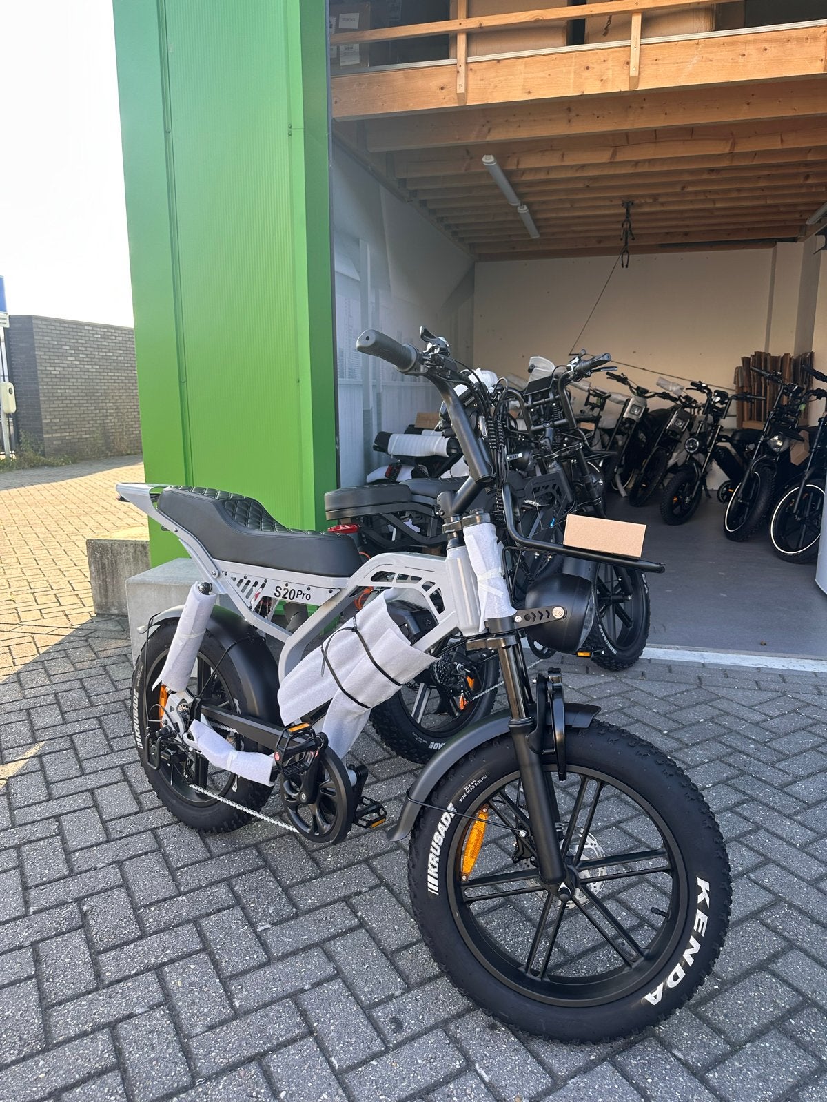 FATBIKES QMWHEEL & OUXI 25 KM/U  48V 15Ah  20x4.0 60-80 KM, Nieuw, 51 tot 55 cm, 50 km per accu of meer, Ophalen