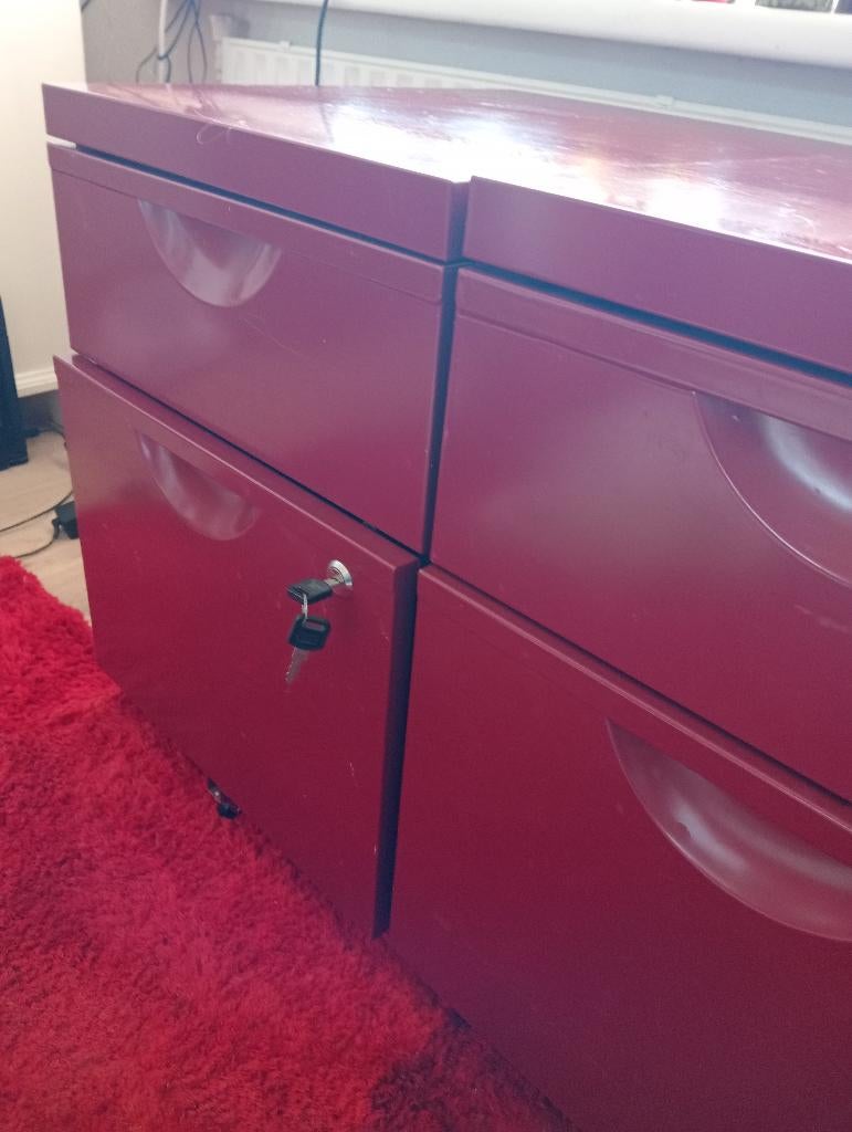 2 ladekastjes op wieltjes / metaal, per stuk maar € 20,-, Huis en Inrichting, Kasten | Ladekasten, Ophalen, Minder dan 50 cm, Zo goed als nieuw