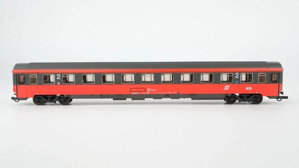 Roco 44666A: tweede-klas rijtuig ÖBB, Hobby en Vrije tijd, Modeltreinen | H0, Gelijkstroom, Wagon, Ophalen of Verzenden, Zo goed als nieuw
