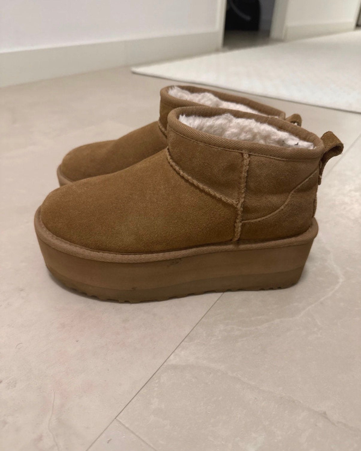 Dames uggs, Kleding | Dames, Schoenen, Ophalen of Verzenden, Zo goed als nieuw, Zwart