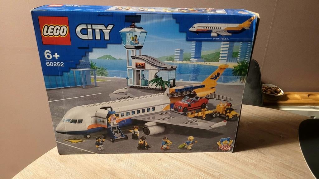 Zeer nette LEGO passagiers vliegtuig 60262, Ophalen, Overige thema's, Lego, Zo goed als nieuw