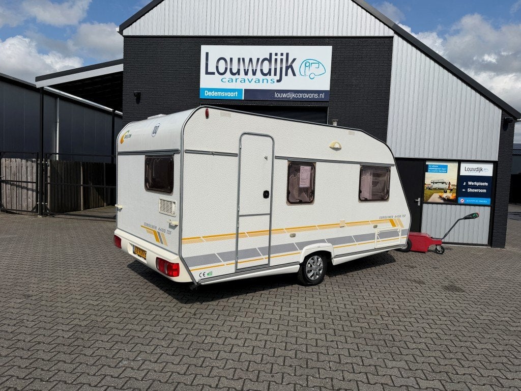 DELTA Euroliner 4400 TSF ’06 (Vastbed, Treinzit), Caravans en Kamperen, Vast bed, Bedrijf, Louwdijk Caravans, 6 tot 7 meter