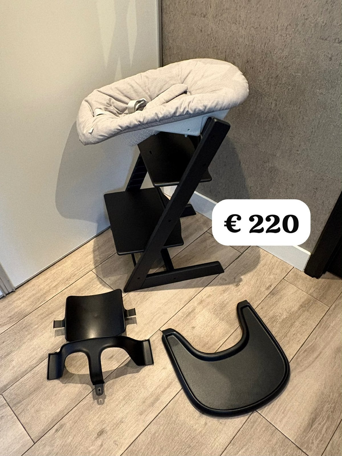 Zeer mooie complete set in de mat zwart , stokke stoel met t, Ophalen of Verzenden, Zo goed als nieuw