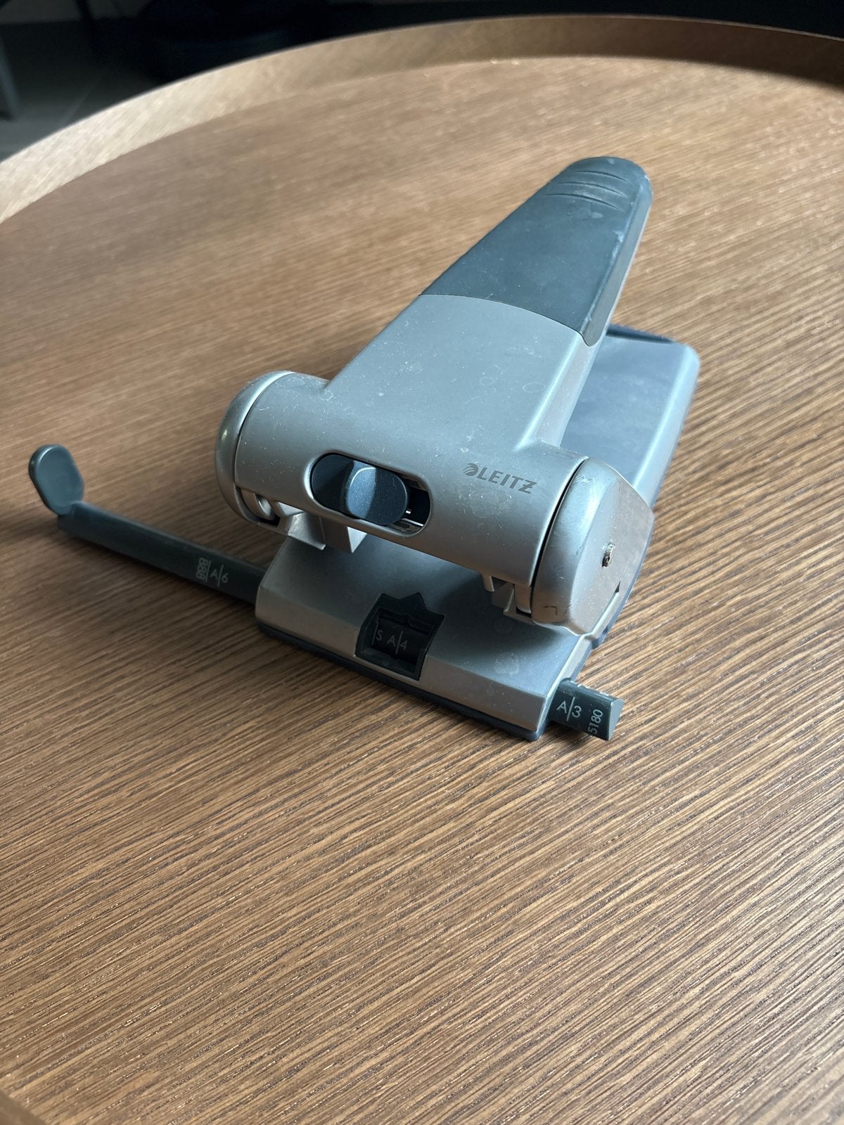 Leitz perforator - Handige papierperforator, Ophalen of Verzenden, Gebruikt