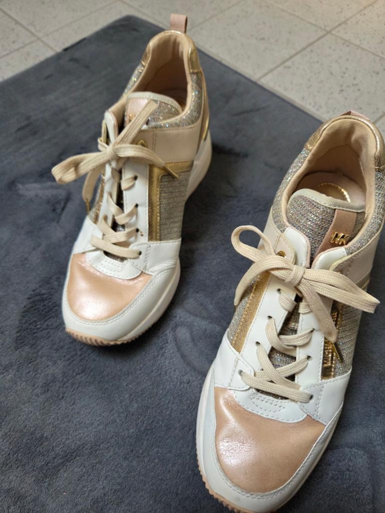 Michael Kors sneakers maat 36, Kleding | Dames, Schoenen, Michael Kors, Wit, Ophalen of Verzenden, Sneakers of Gympen