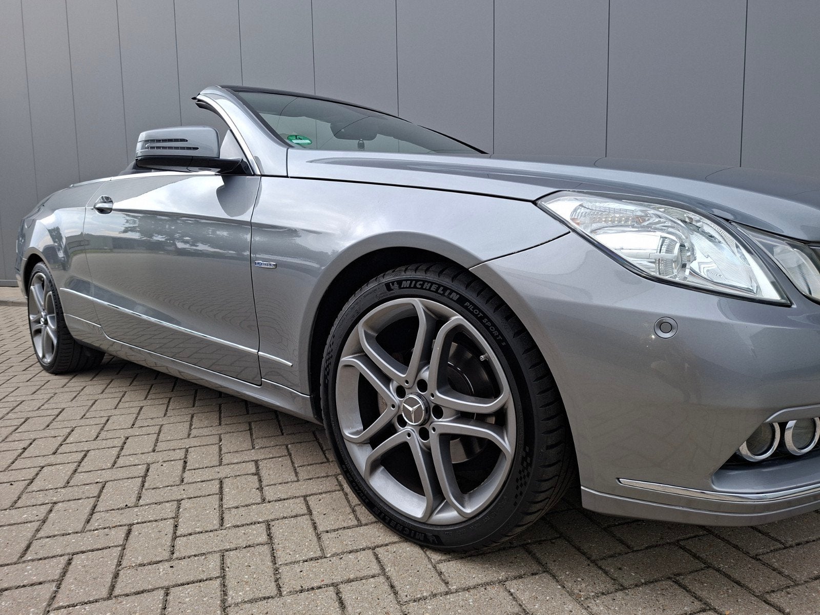 Mercedes E200 Cabriolet> recent groot onderhoud / APK gehad., Auto's, Mercedes-Benz, Achterwielaandrijving, 1800 kg, 4 cilinders