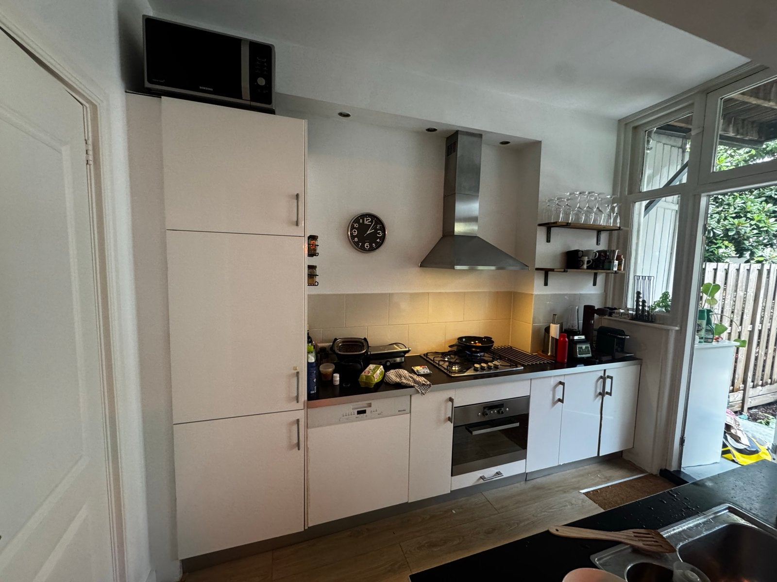 Gratis complete keuken met inbouwapparatuur – oud West, Ophalen, Gebruikt, Wit, Enkelwandige keuken