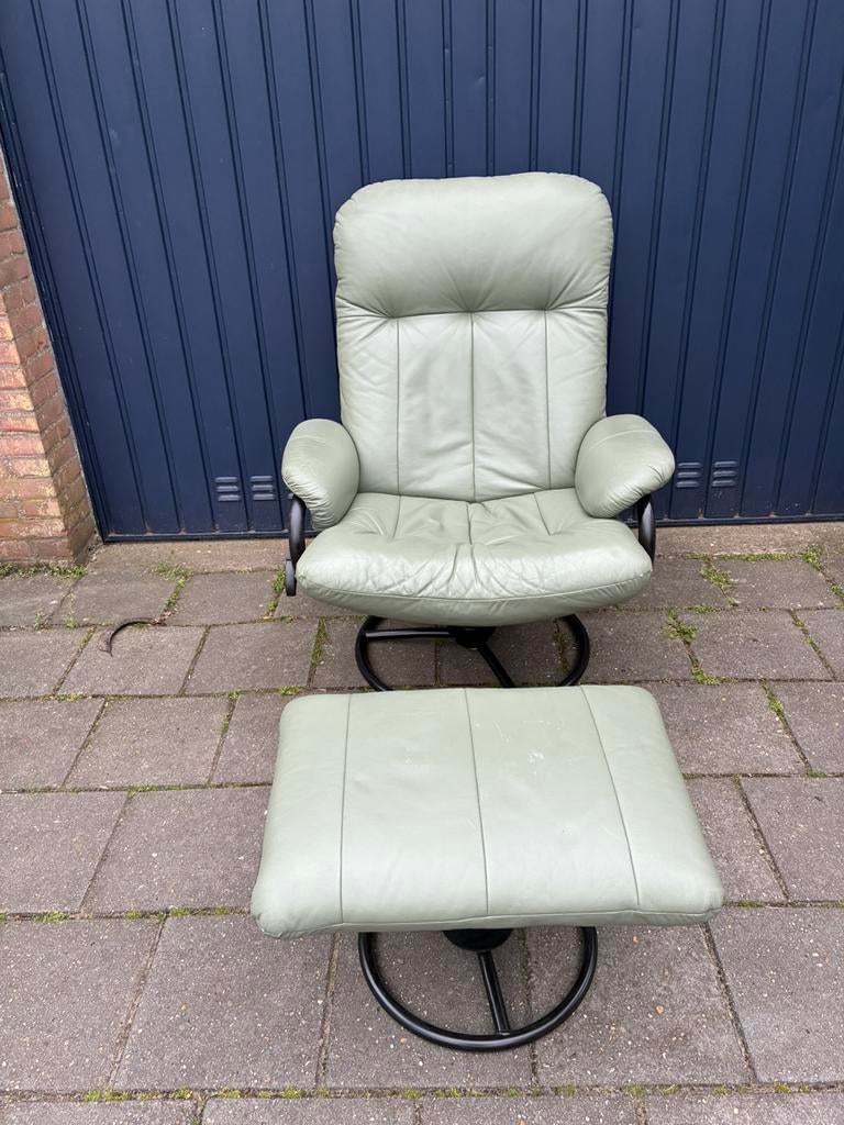 Draaibare relax stoel met voeten bank, Ophalen, Relax, Gebruikt, 75 tot 100 cm