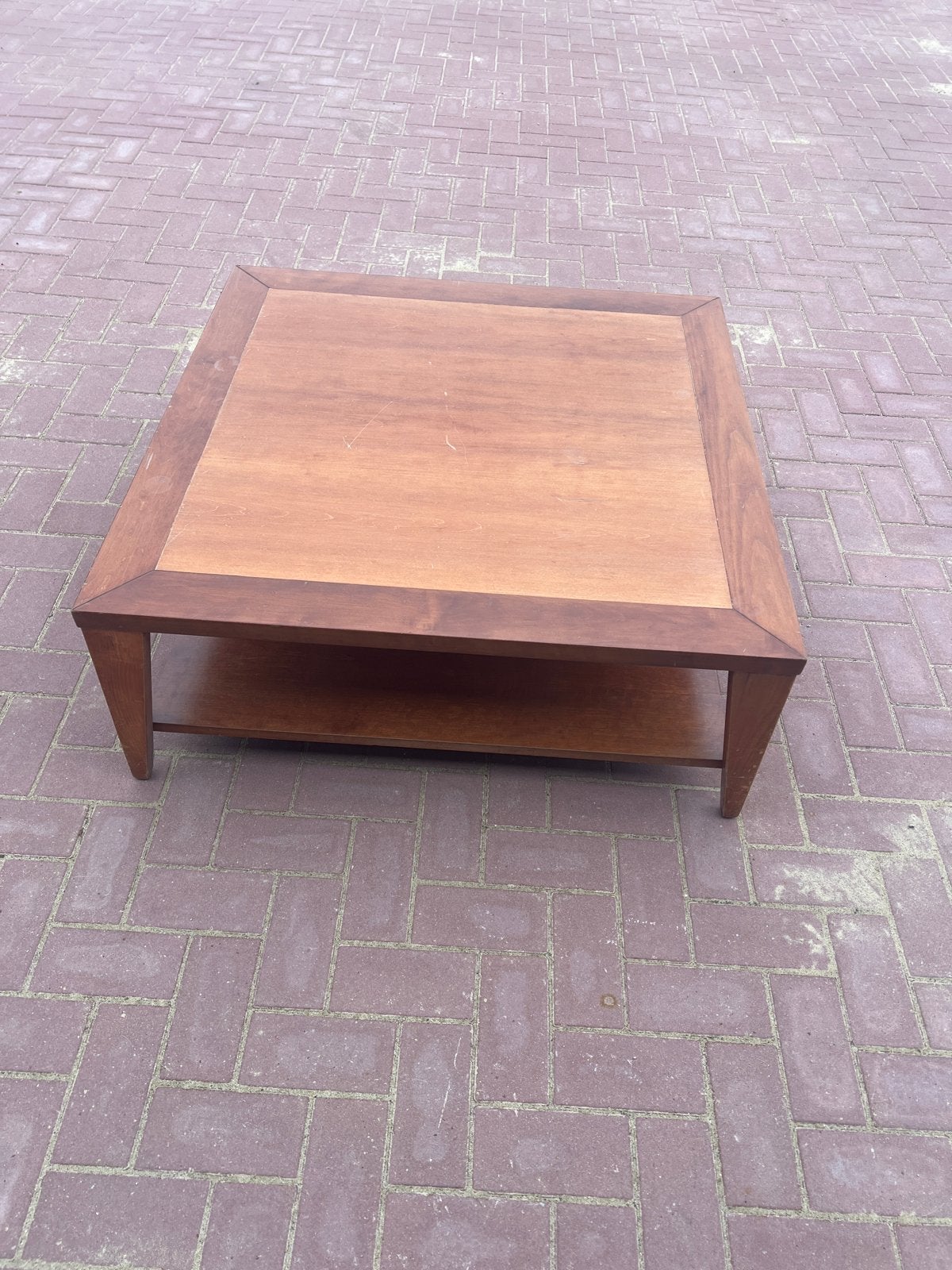 Stijlvolle vierkante salontafel van kersenhout, Ophalen, 50 – 75, Gebruikt, Vierkant